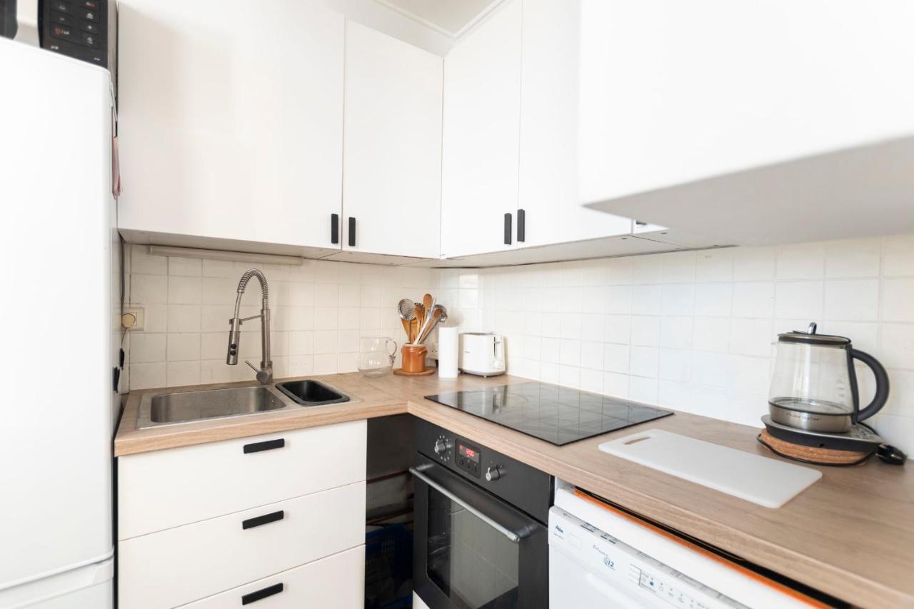 Guestready - Lovely Bright Flat With Private Patio パリ エクステリア 写真